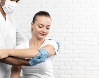 Navigating Tennis Elbow Treatment – Insights from Southgate Physio